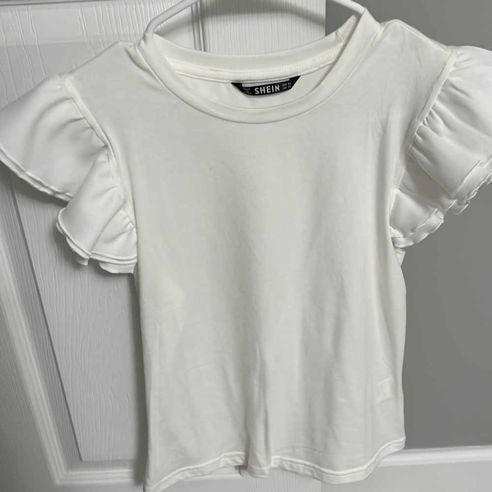 EUC white ruffle sleeve t shirt